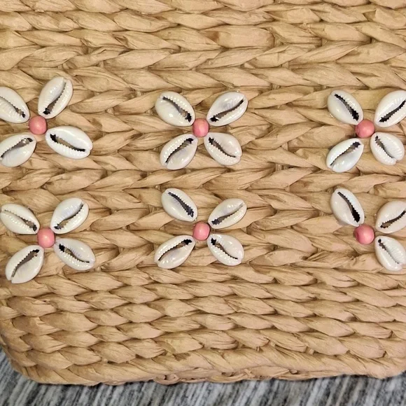 NWOT Collection 18 Straw Bag Collection 18 - Picture 5 of 14